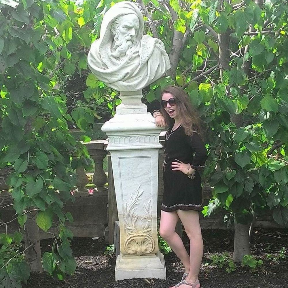 Meet your Posher, Emily