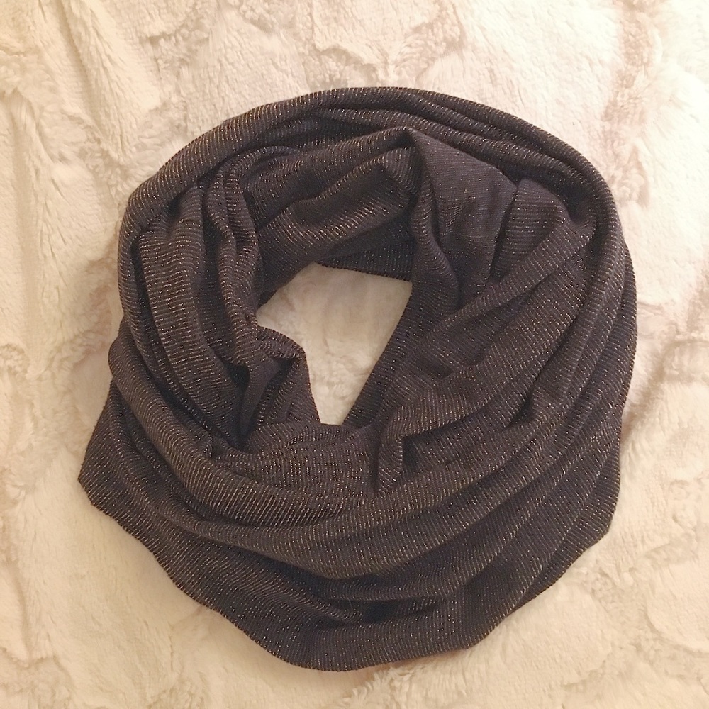 LIKE NEW | AMERICAN EAGLE SCARF