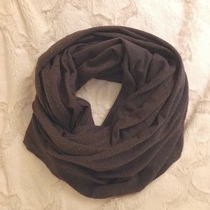 LIKE NEW | AMERICAN EAGLE SCARF