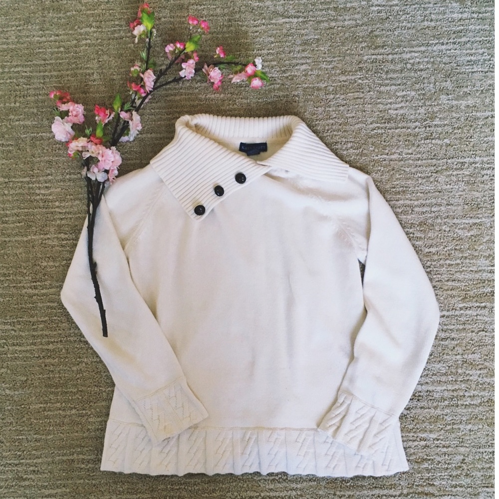 ❄️SALE!❄️ Cream Cowl Neck Sweater