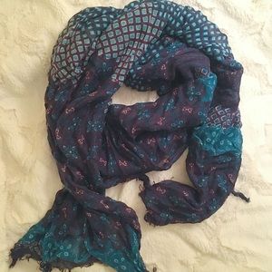 PATTERNED SCARF