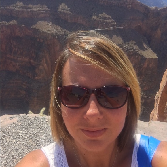 Meet your Posher, Kristy - Picture 1 of 1