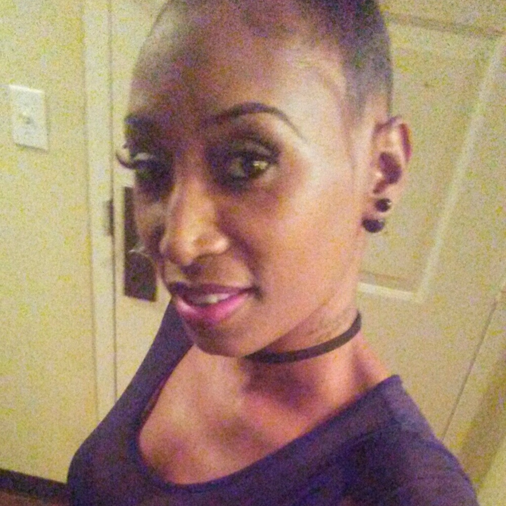 Meet your Posher, Queen