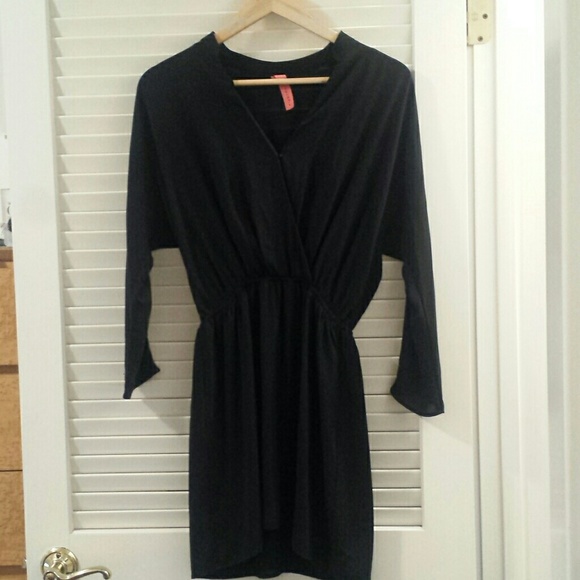 Eight Sixty Dresses & Skirts - Eight Sixty black dress w gathered waist