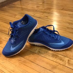 Nike fitsole tennis shoes size 7-1/2