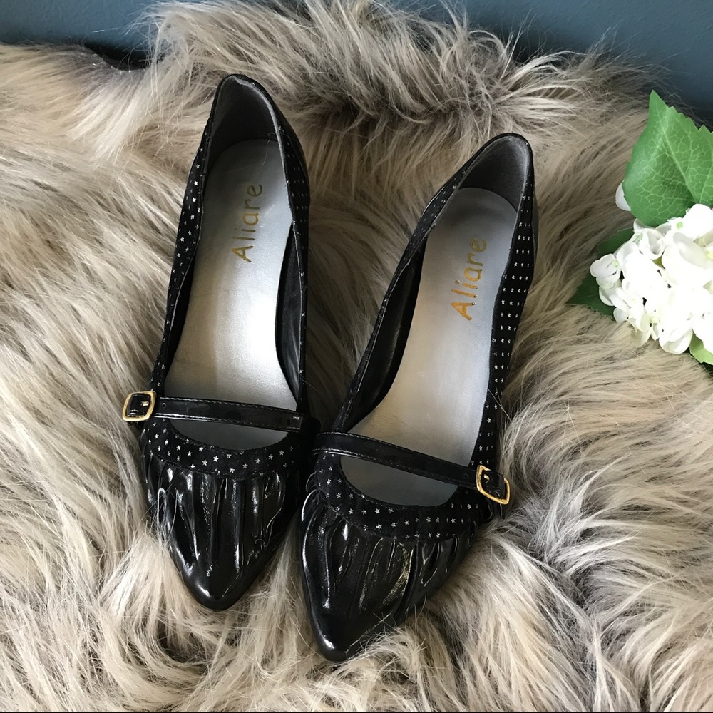 Polka dots vintage feel mid heel