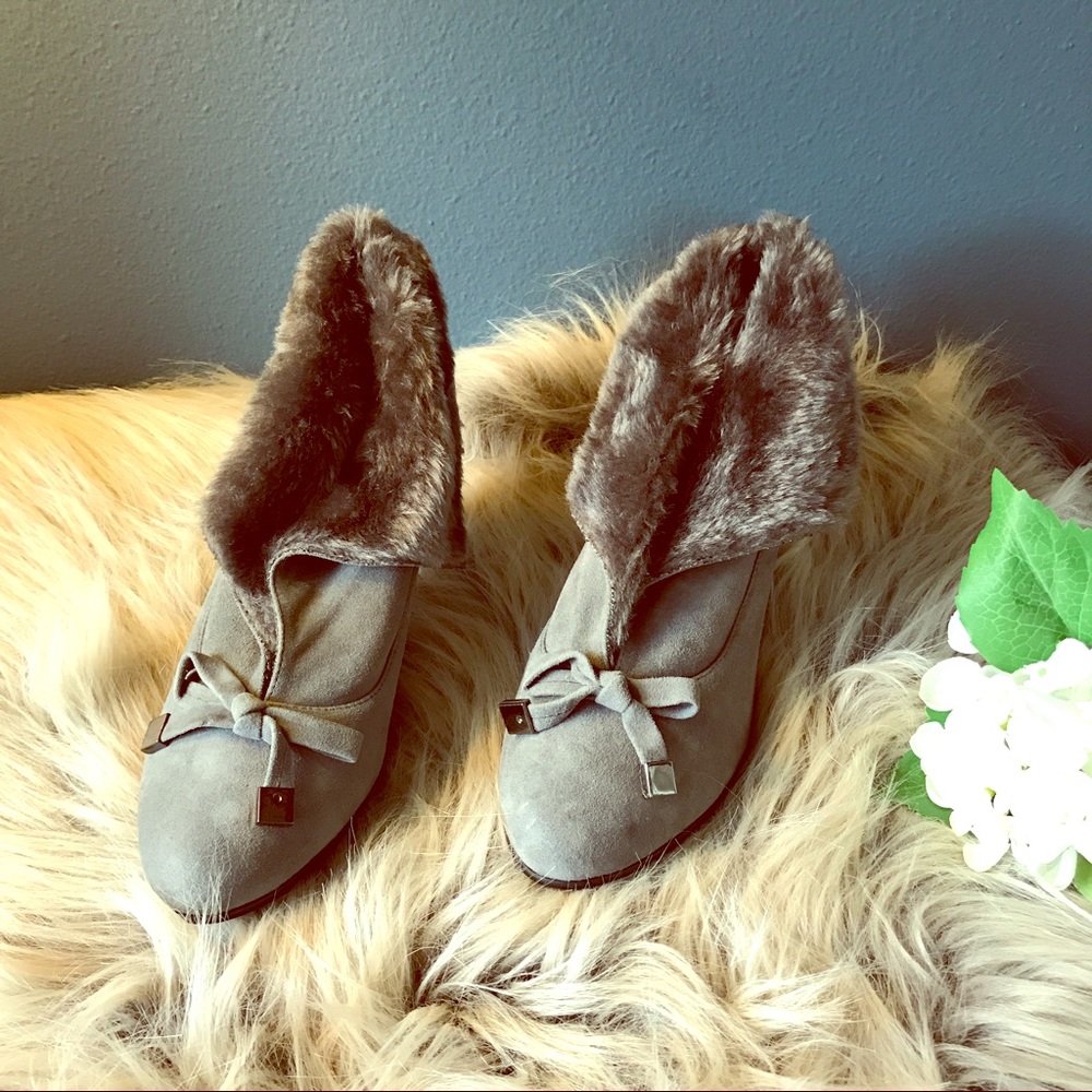 Faux fur grey heels