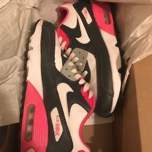 Size 6 air max Nike. Navy blue, pink , and white