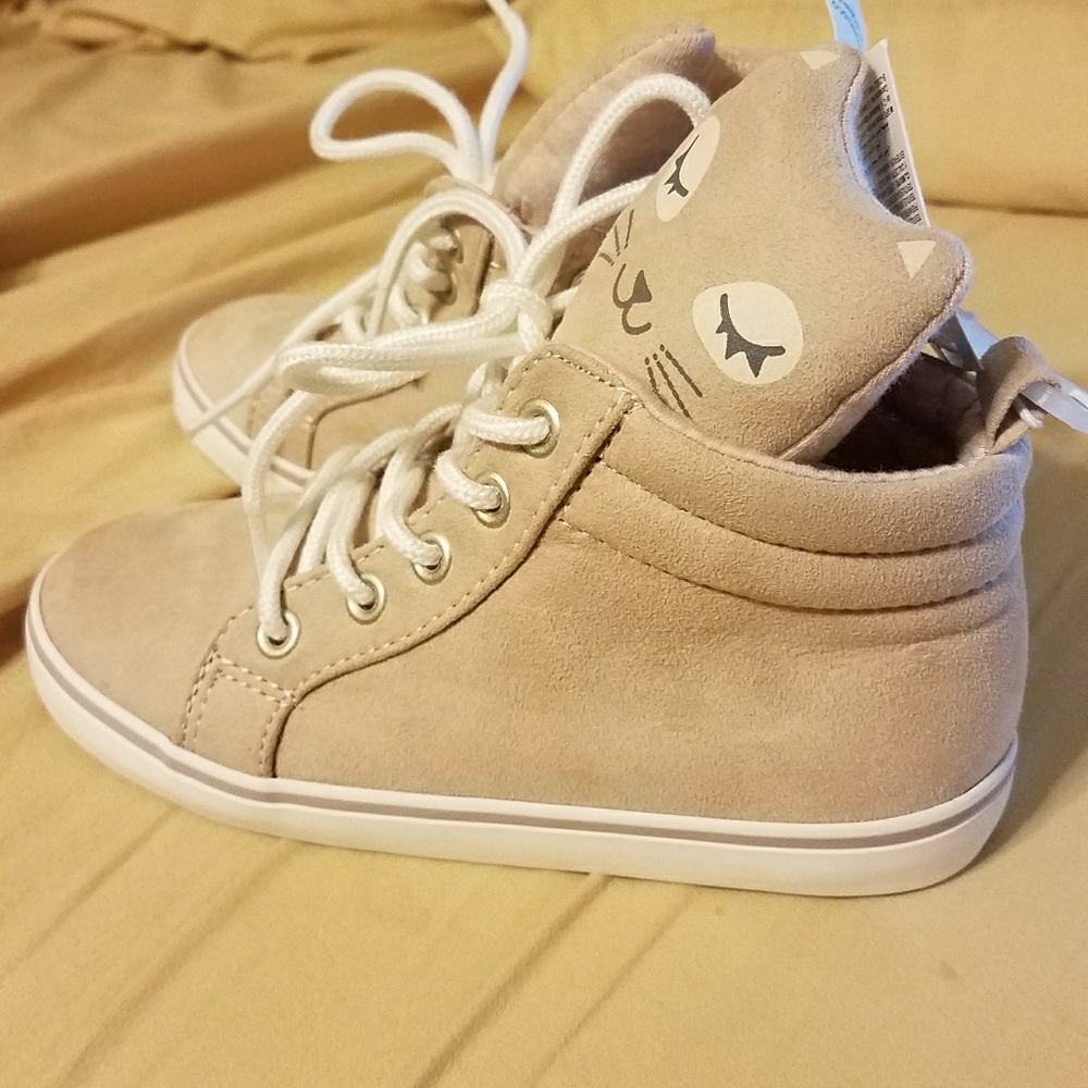 Toddler size 5 (6-12mo) kitty high tops - Picture 4 of 5