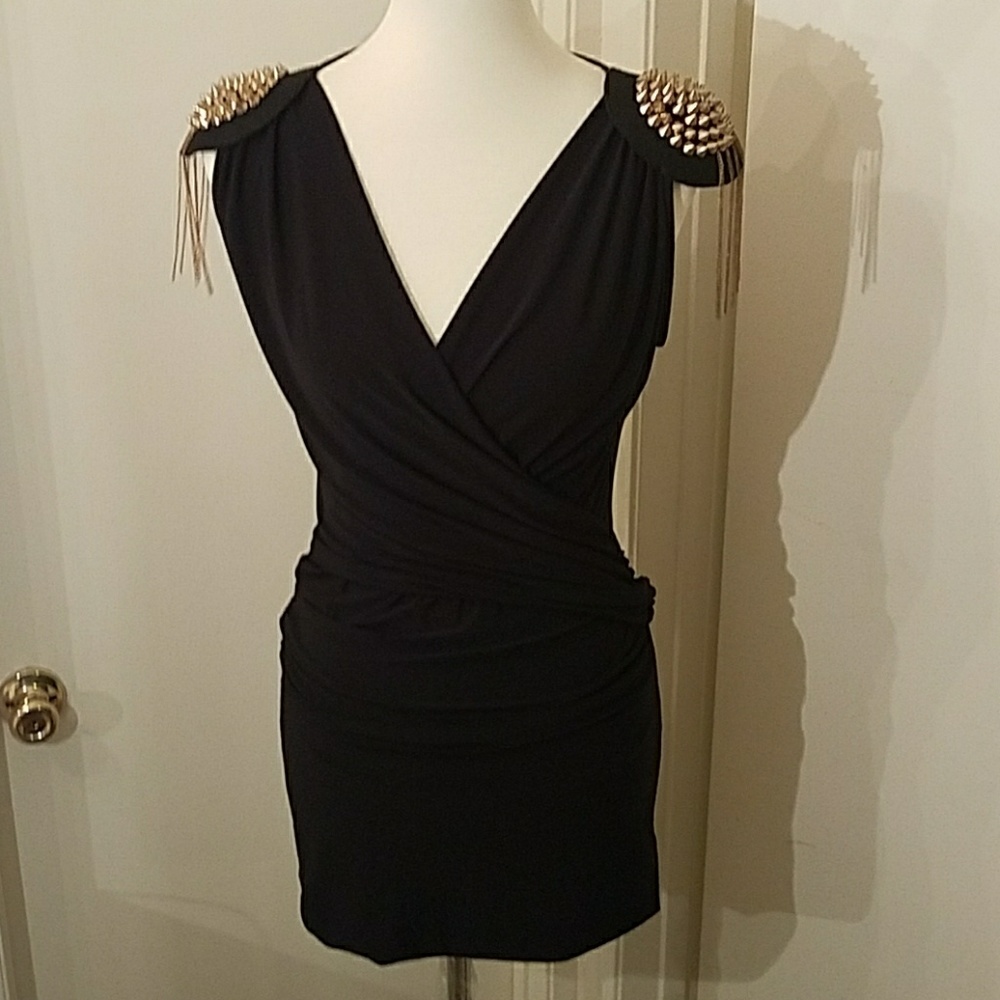STUDDED SHOULDER BLOUSE