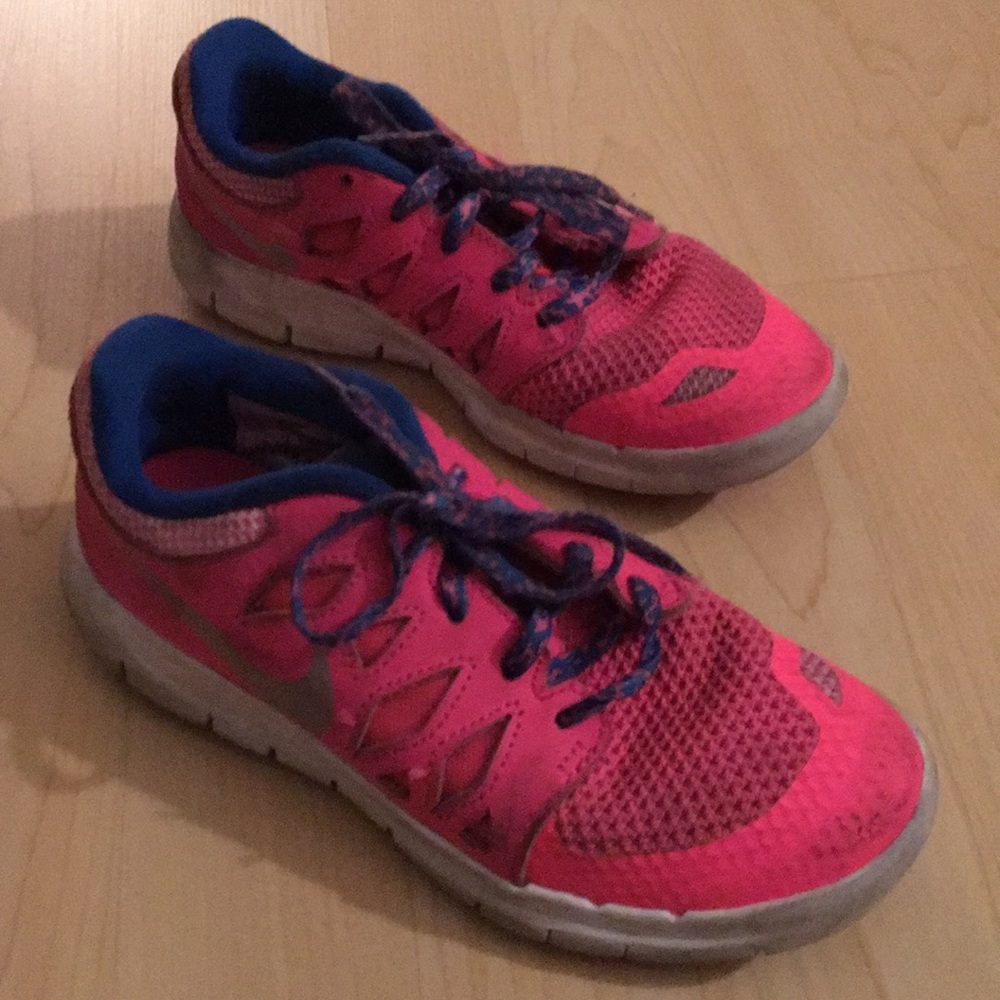 Nike - Tennis Shoes
