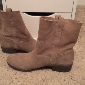 Tan American Eagle booties