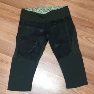 Camo lululemon crop mesh size 10