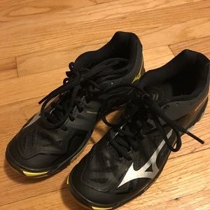 Mizino wave lightning z2 volleyball shoe