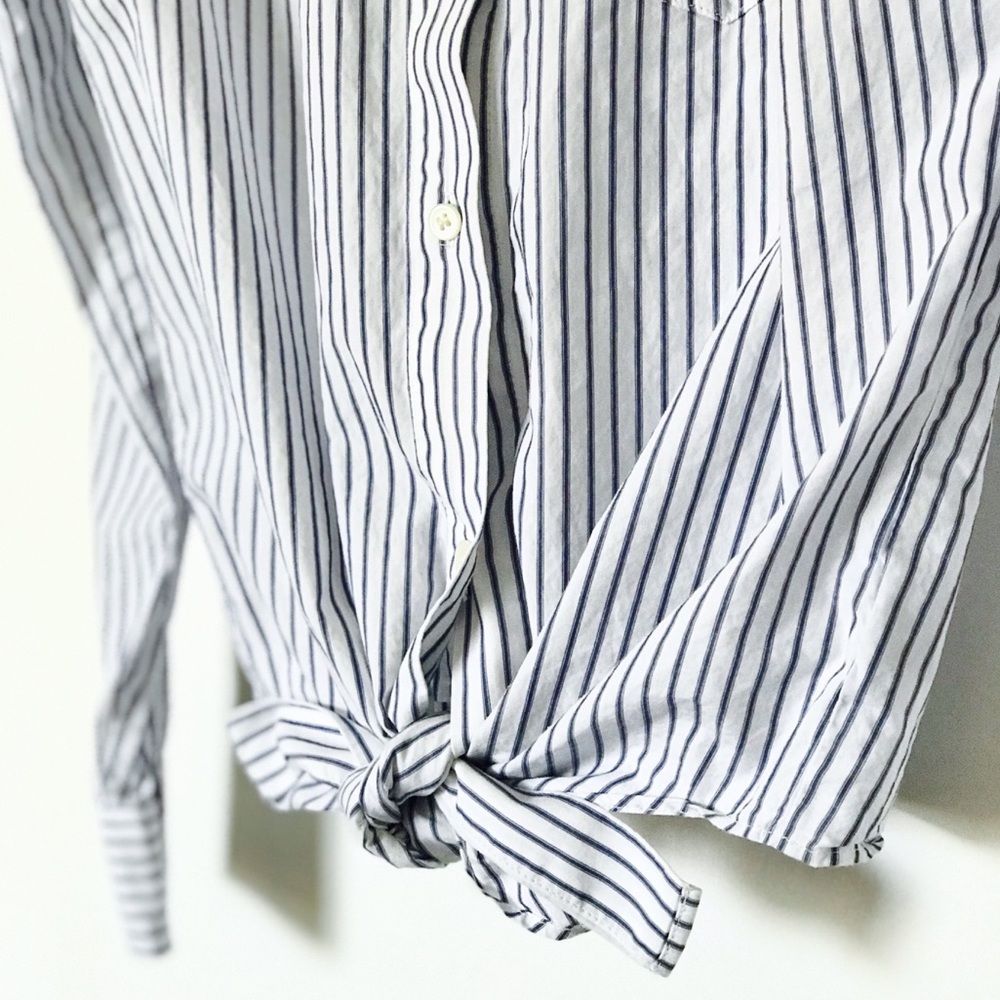 ❎SOLD❎ Madewell Tie-Front Button Down - Picture 8 of 8