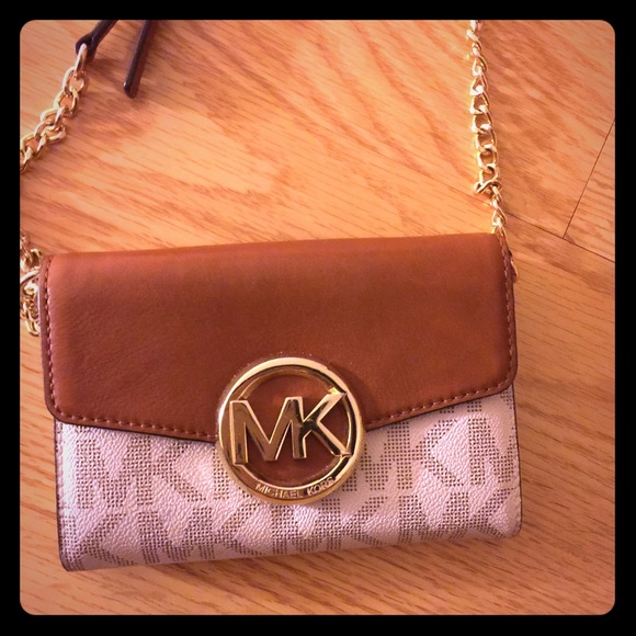 Michael Kors Handbags - NEW Michael Kor Crossbody! Great Christmas Gift!