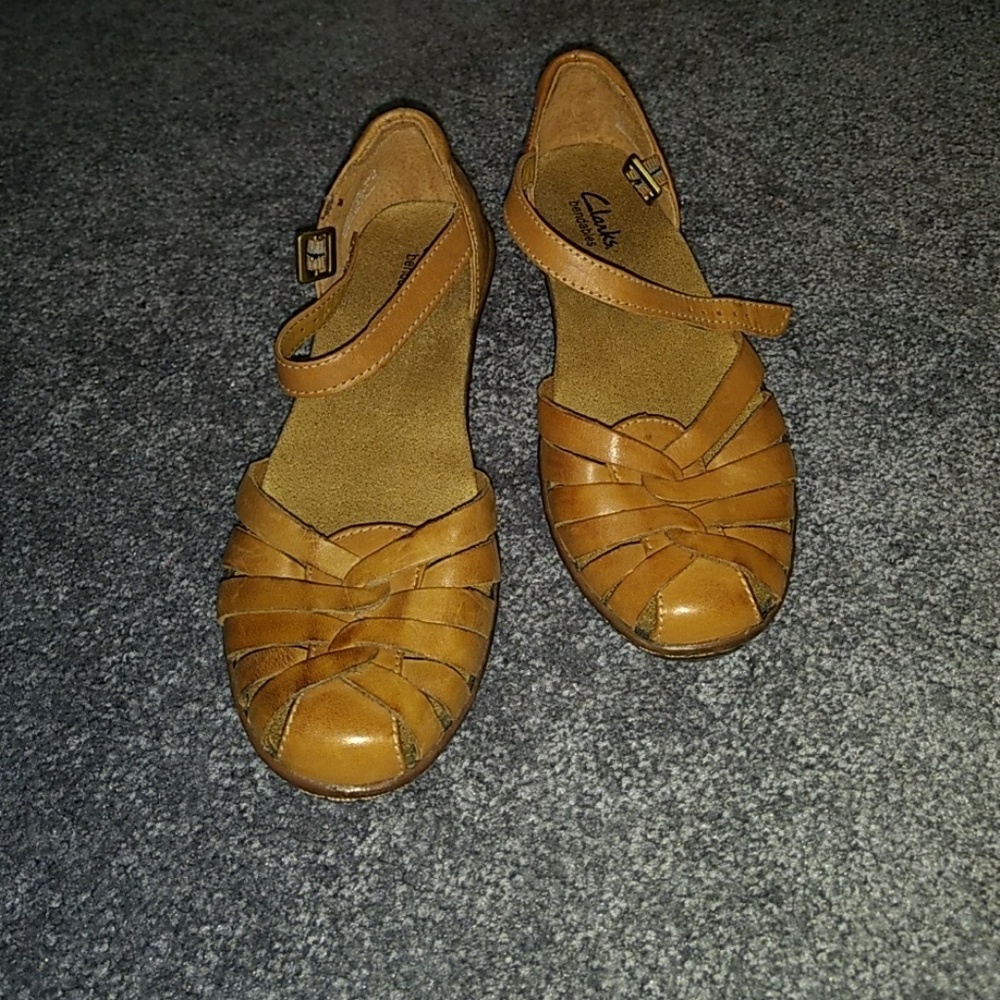 Woven short wedge sandals