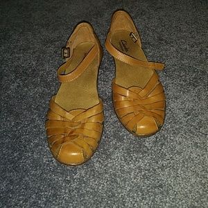 Woven short wedge sandals