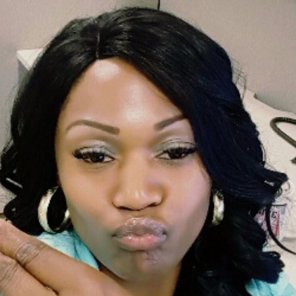 Meet your Posher, Tia - Picture 1 of 1