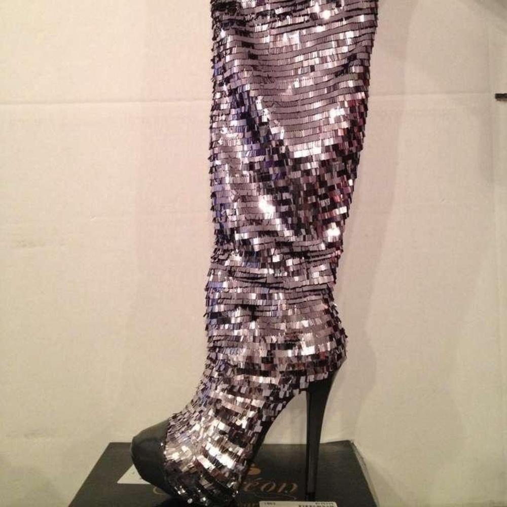 House of Dereon Thigh high boots