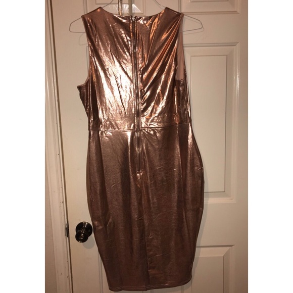 Fashion nova pink metallic dress - Picture 2 of 3