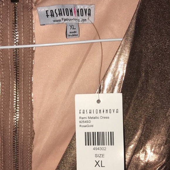 Fashion nova pink metallic dress - Picture 3 of 3