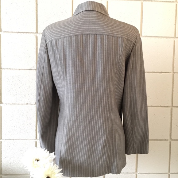 Liz Claiborne Tan Striped 2 Piece Suit 6P - Picture 3 of 8