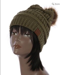 Pom Pom Winter Beanie