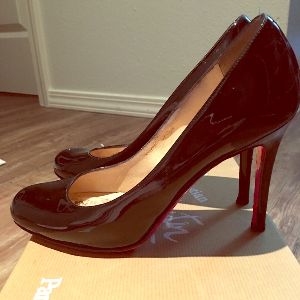 Christian Louboutin pump