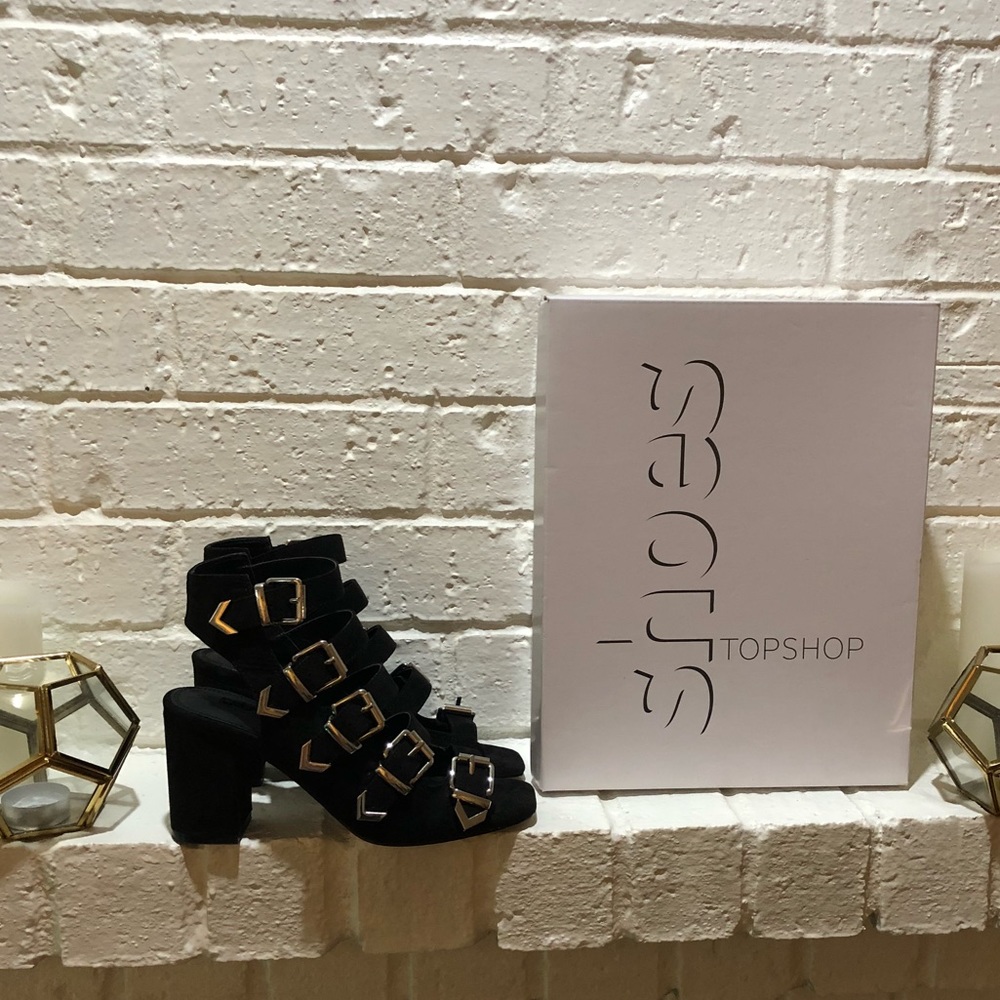 NWT Topshop “Naomi” Buckle Heels