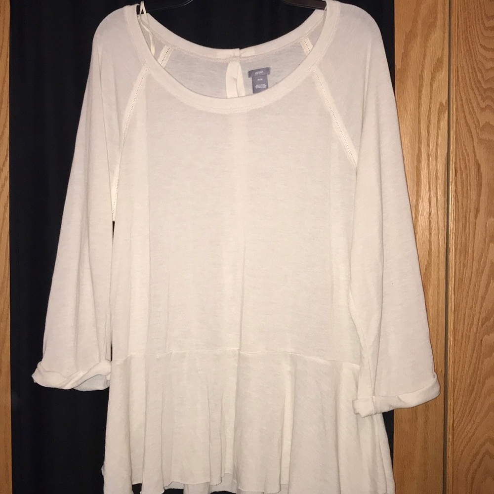Size XXL Button up back crew neck sweater