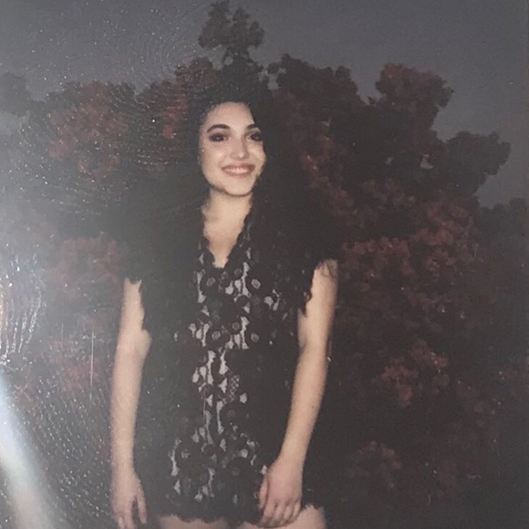 Meet your Posher, Eleni - Picture 1 of 1