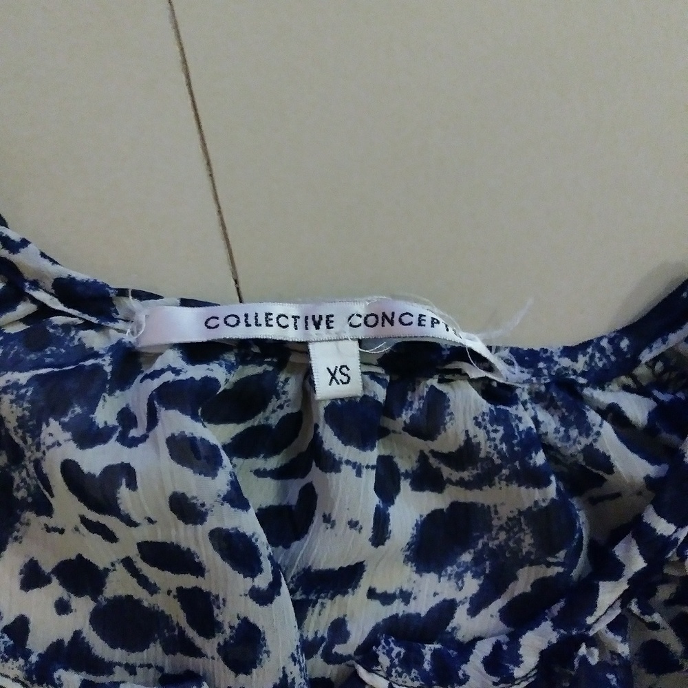 Blouse - Picture 2 of 3
