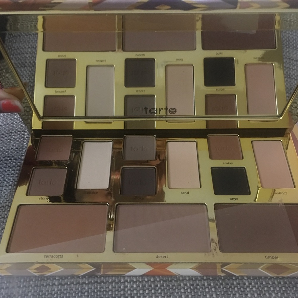 Tarte clay play face shaping palette