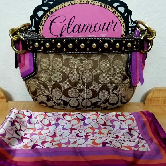 🍒 COACH Signature Brass studded HOBO - Picture 2 of 7