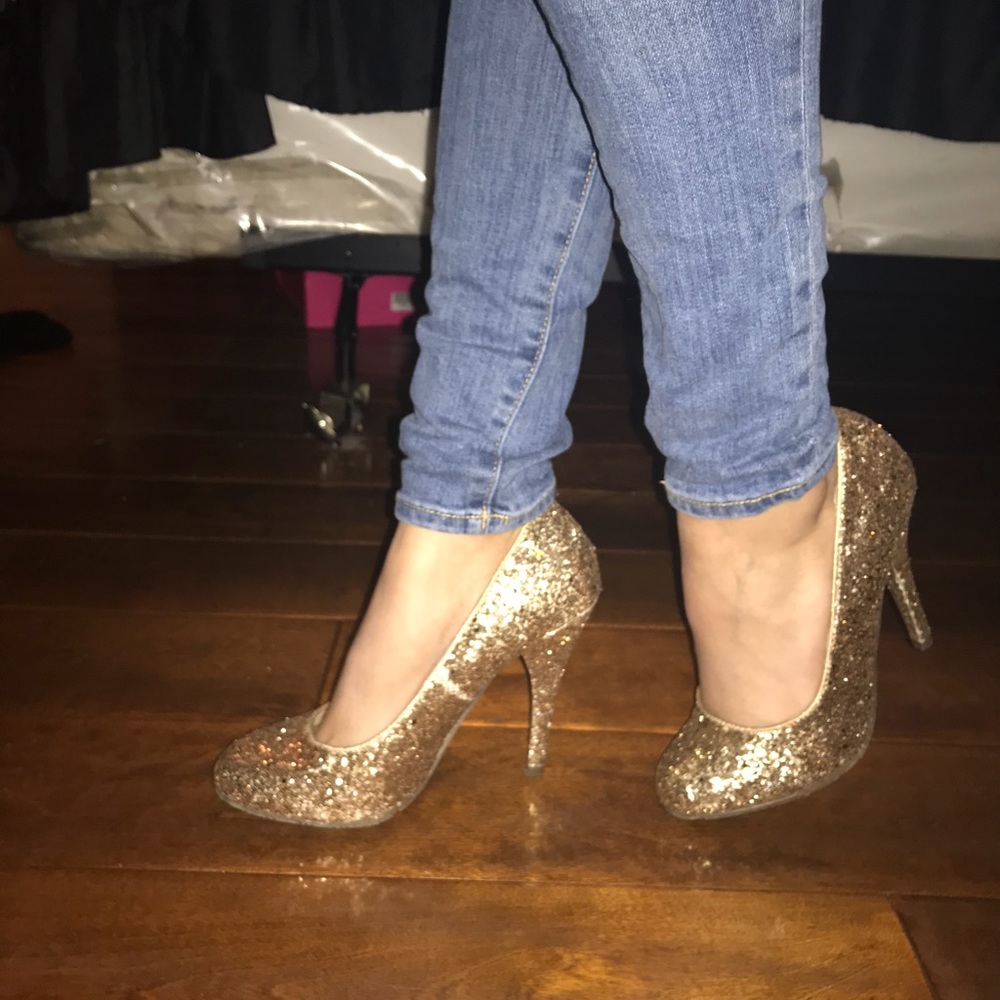 Sparkly heels!!