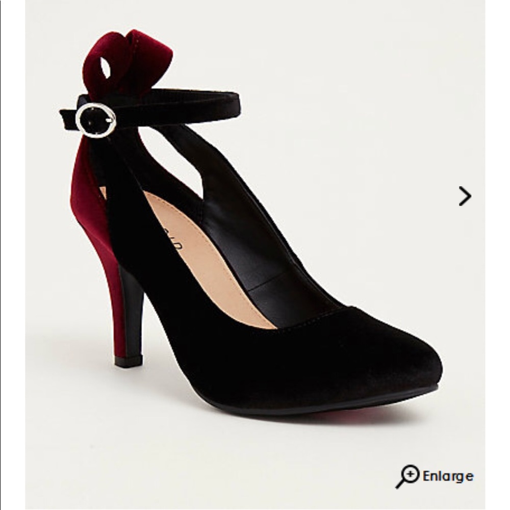 ISO TORRID velvet bow heels wide width size 8 !