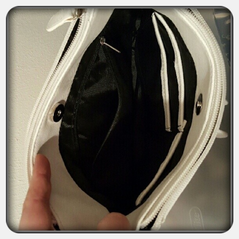 NWOT White Nicole Miller Crossbody Bag - Picture 4 of 5