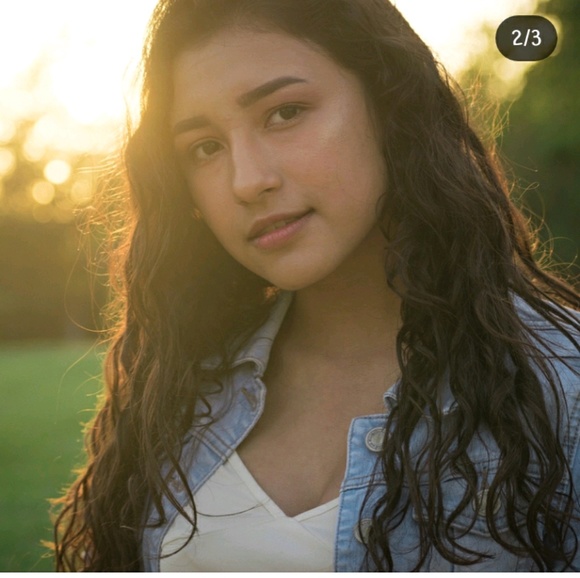 Meet your Posher, Itza - Picture 1 of 1