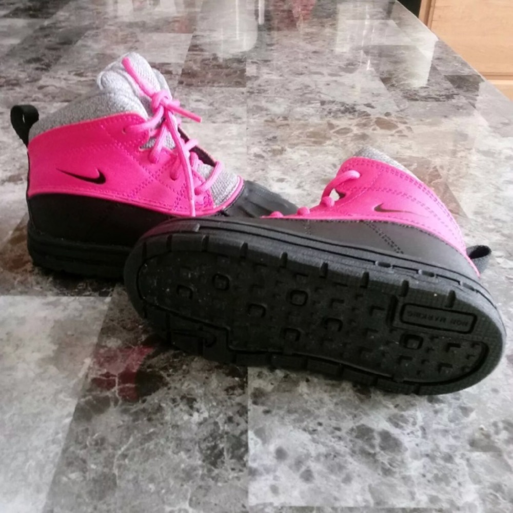 Kids Nike boots