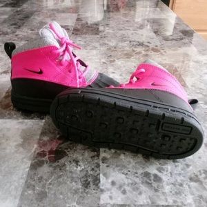 Kids Nike boots