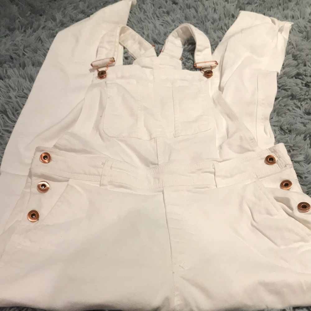 WHITE OVERALLS