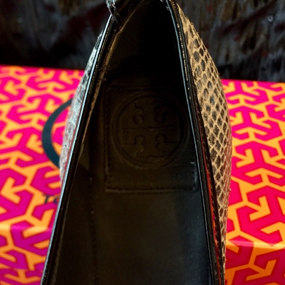 TORY BURCH Black Verbena Snake Print Flats NWT - Picture 6 of 12