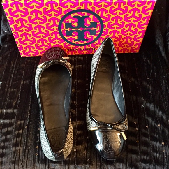 TORY BURCH Black Verbena Snake Print Flats NWT - Picture 7 of 12