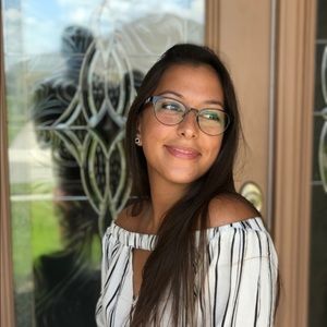 Meet your Posher, Danielle