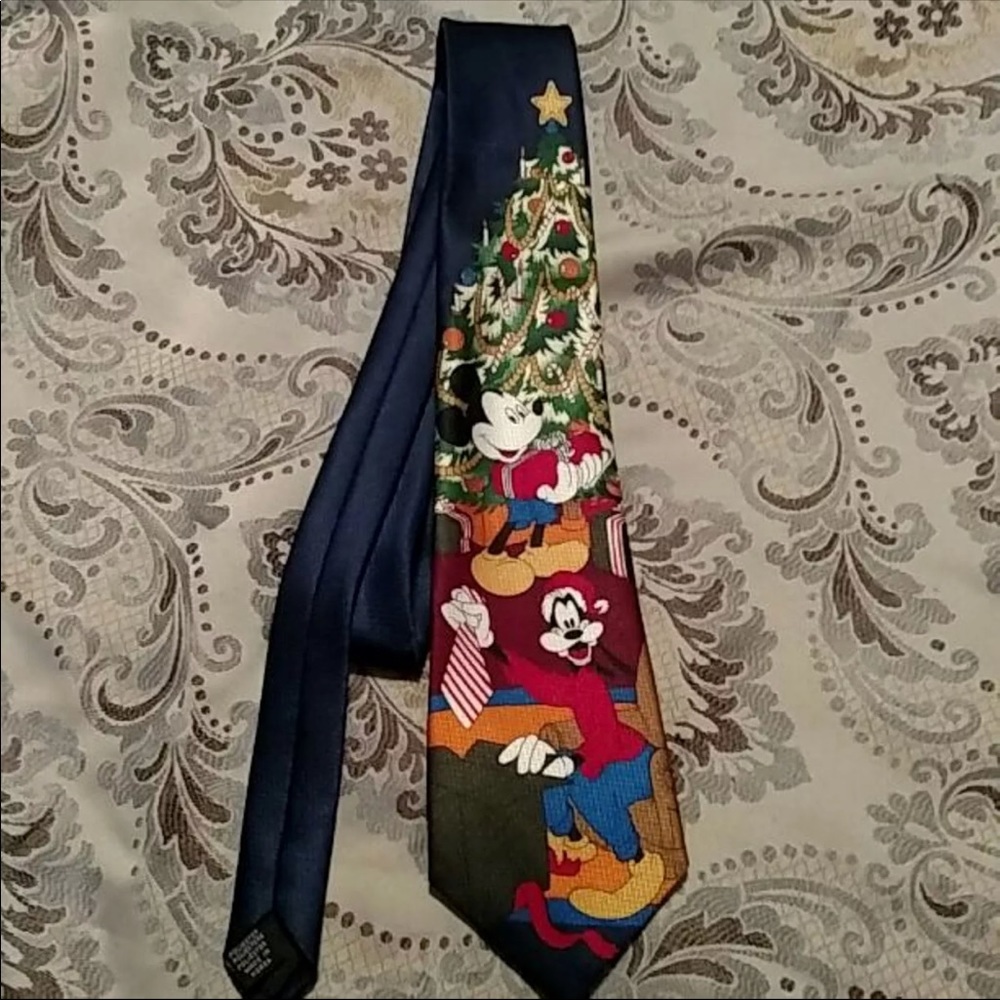 Disney Christmas tie