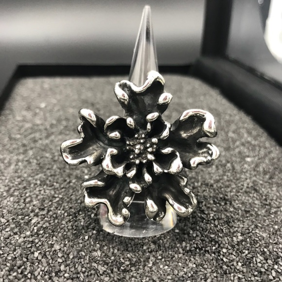 ⛔️SOLD OUT⛔️Statement Ring .925 Sterling Silver - Picture 3 of 8