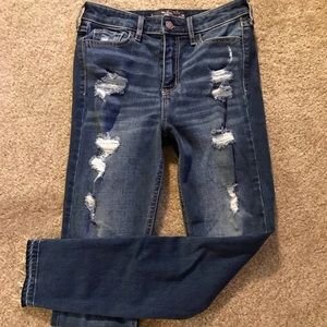 Hollister High-Rise Crop Jean