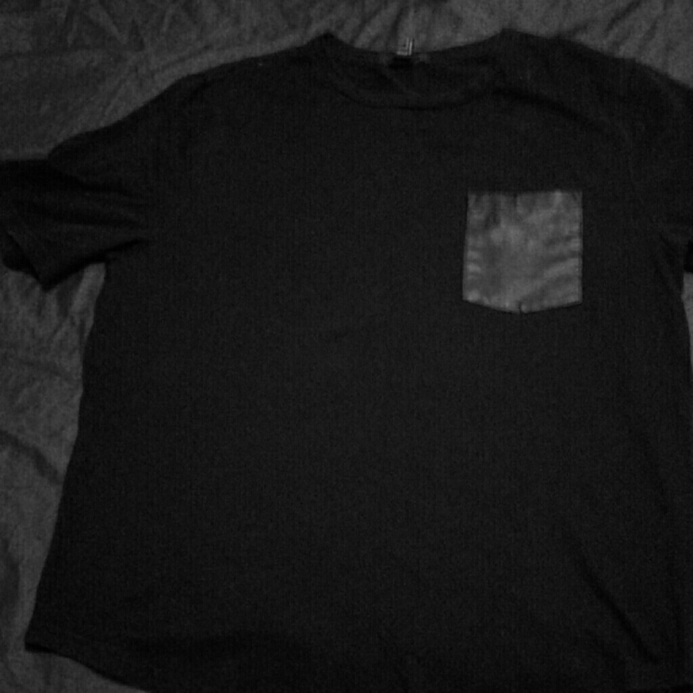 21 Men black shirt