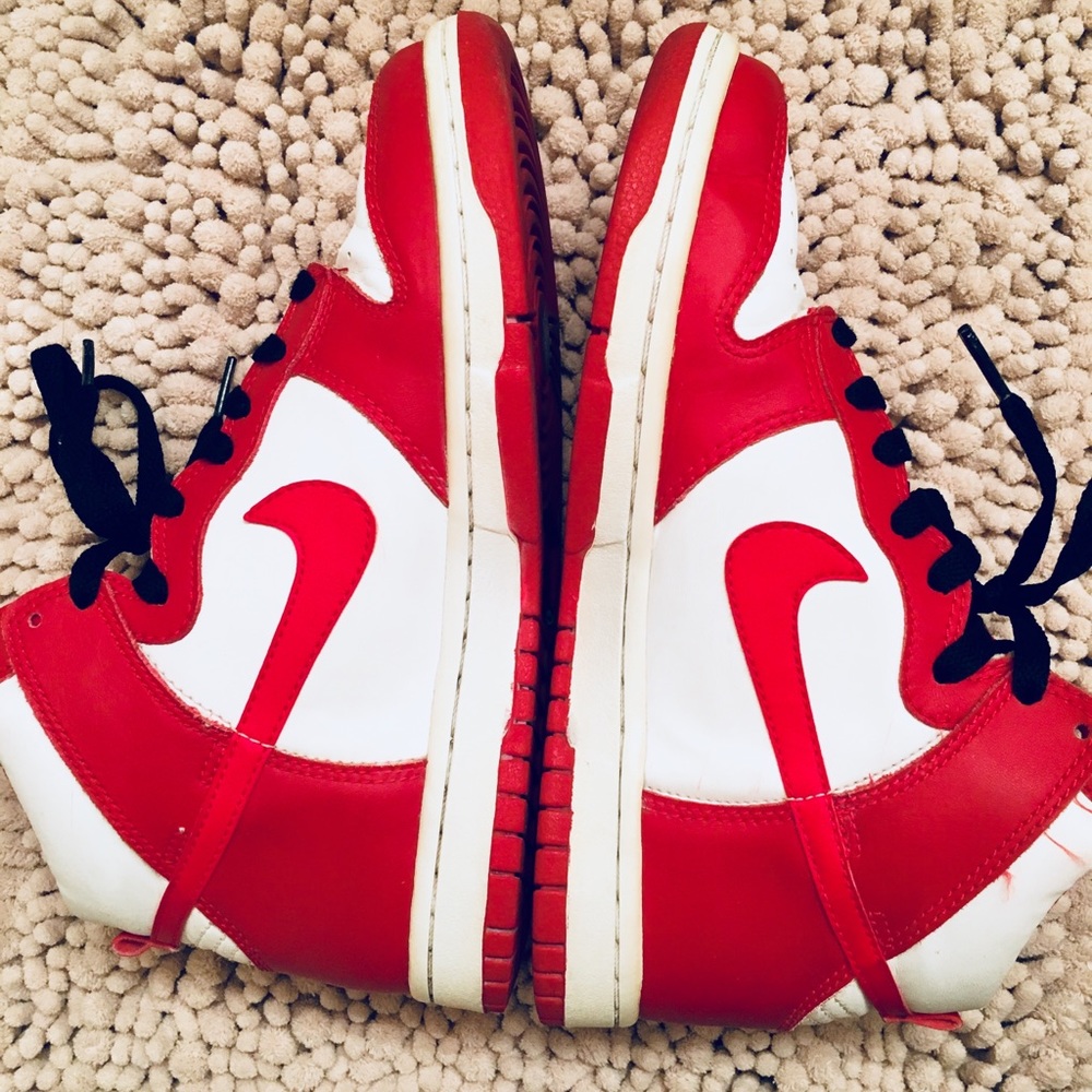 Nike. Red.White.Black.